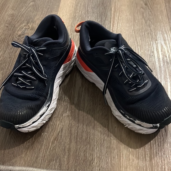 Hokas, Bondi 7. Decent condition! Great for running. - Picture 2 of 4